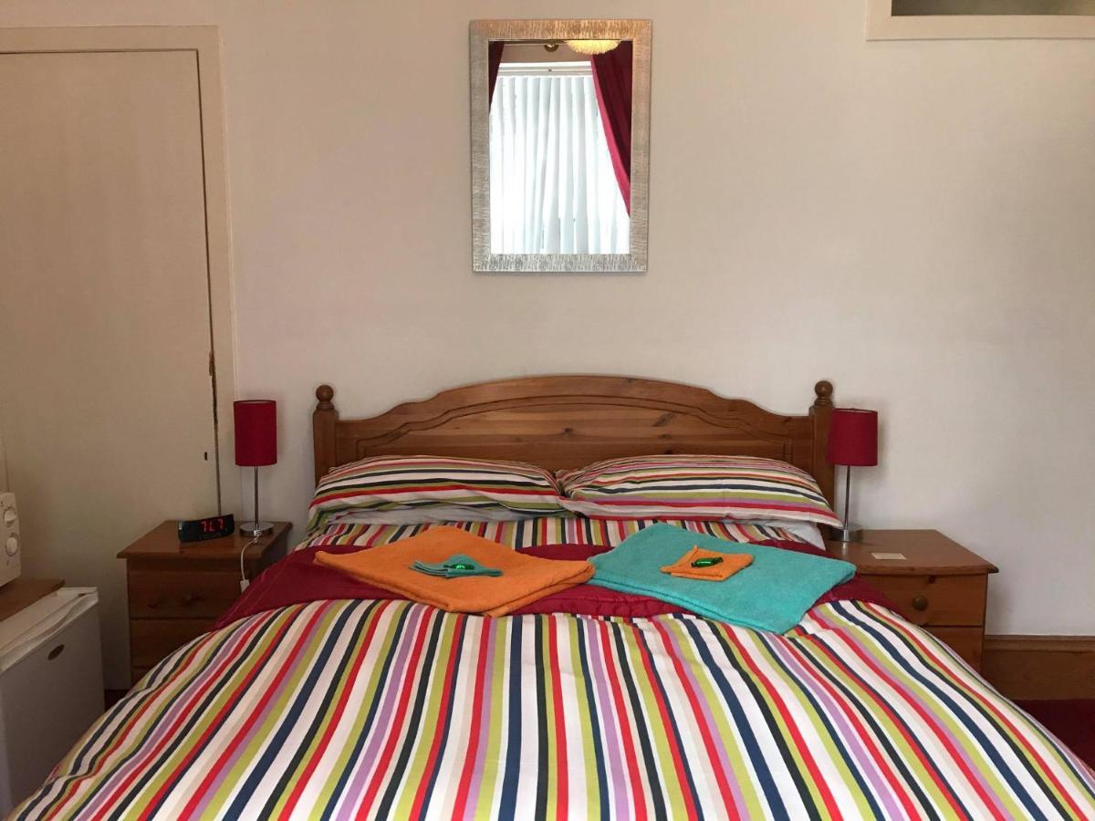Broomlea Guest House Dyce Extérieur photo