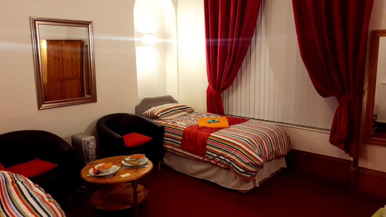 Broomlea Guest House Dyce Extérieur photo
