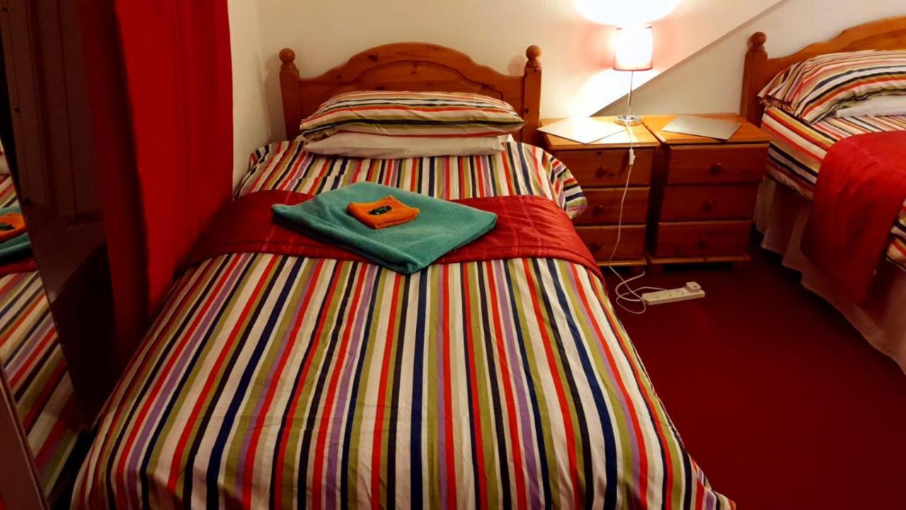 Broomlea Guest House Dyce Extérieur photo