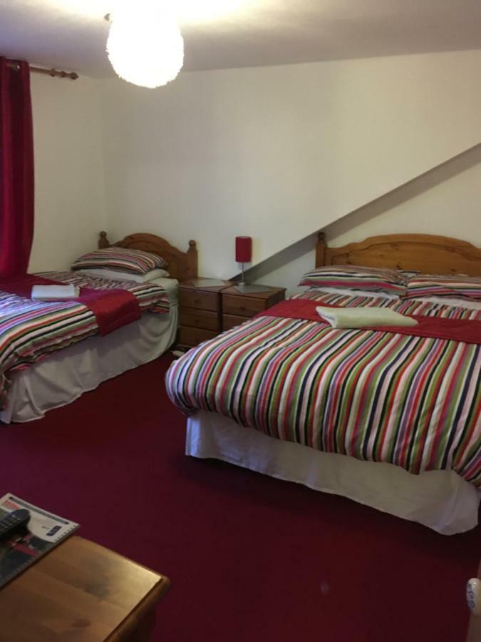 Broomlea Guest House Dyce Extérieur photo