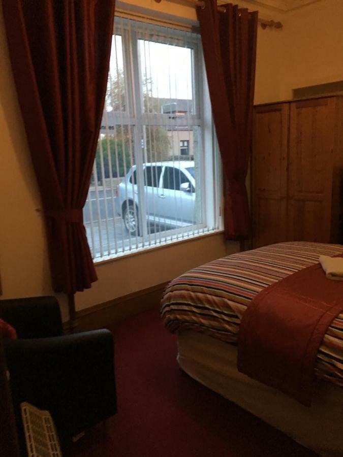 Broomlea Guest House Dyce Extérieur photo